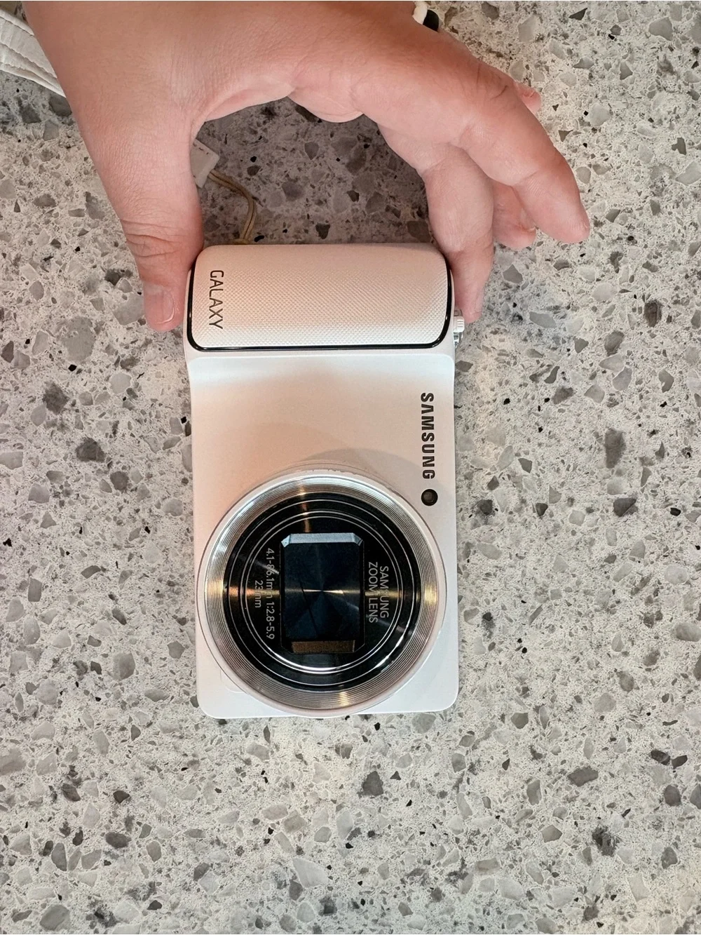 Samsung White Digital Camera